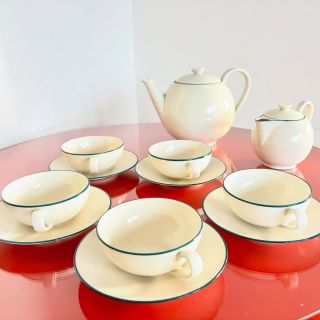 Ladislav Sutnar Čajová sada v barvě slonové kosti se zelenou lemovkou, Materiál: bílý porcelán, slonovinová glazura, malba...